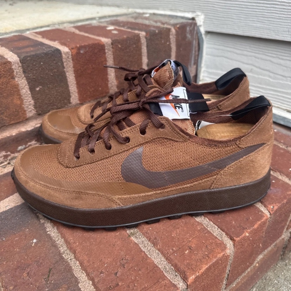 Nike Men's Chocolate Brown Sneakers